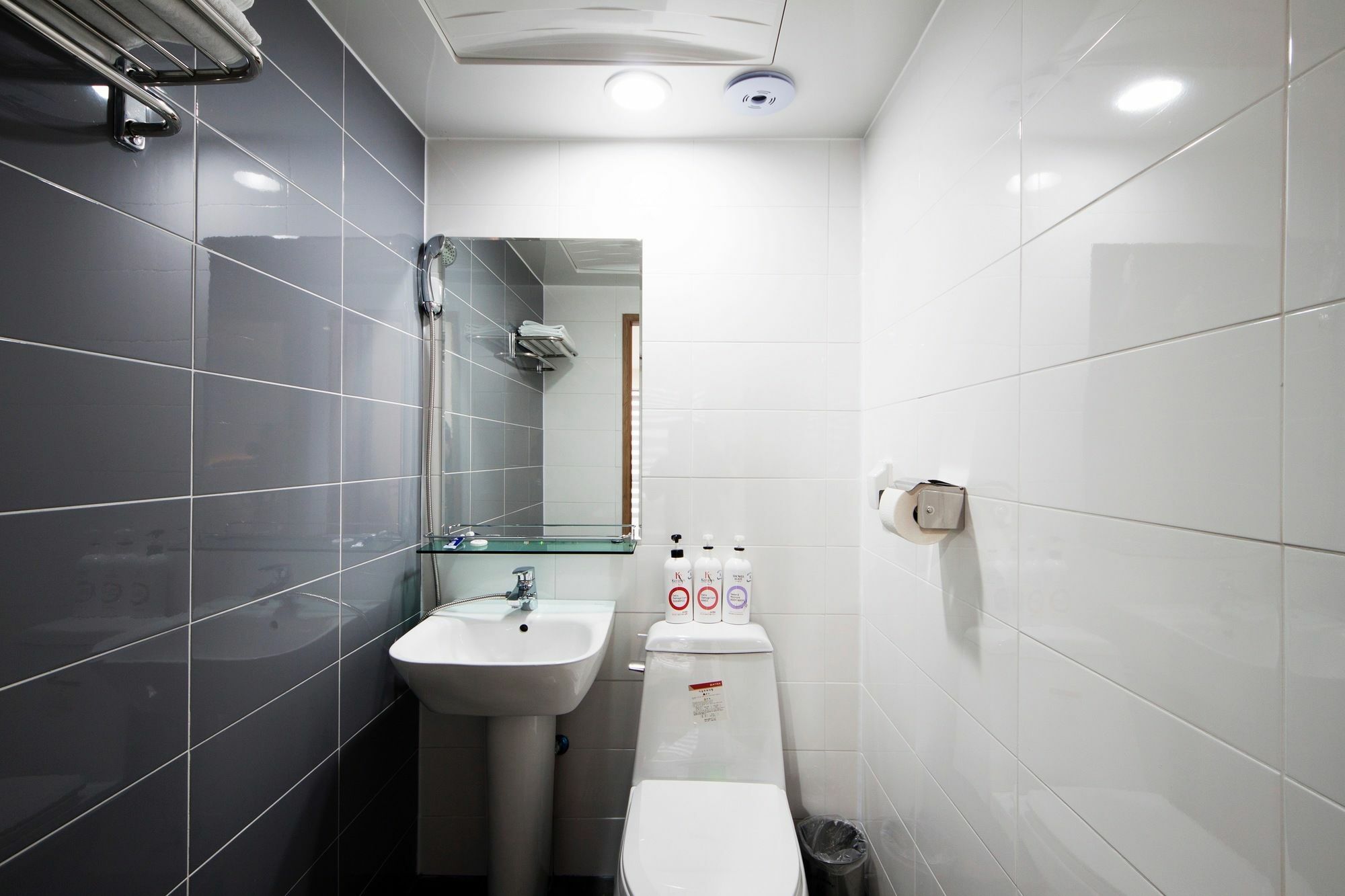K-Grand Hostel ヨス市 エクステリア 写真